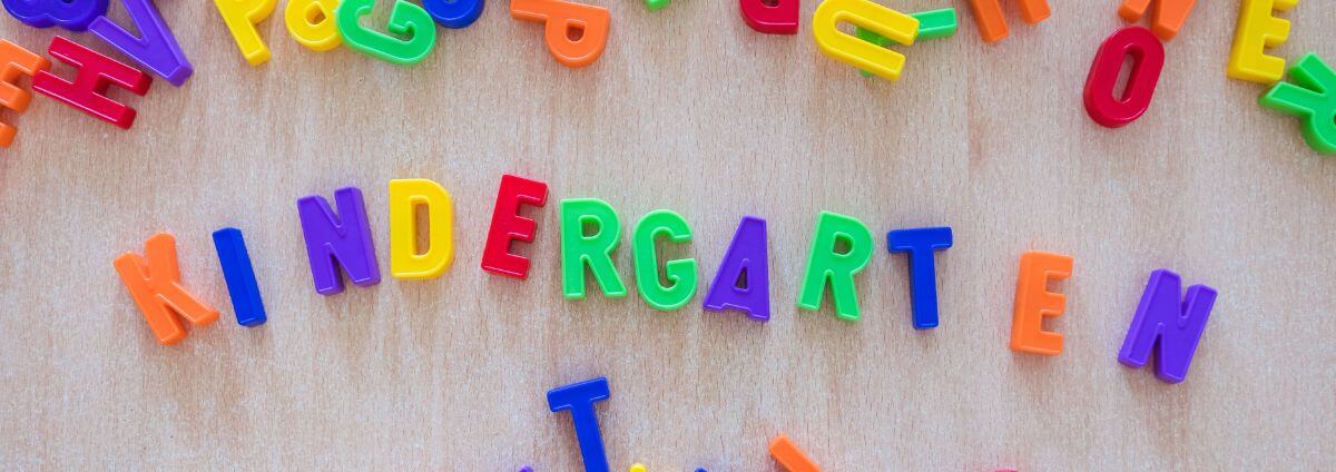 Kindergarten gelegt mit Buchstaben - eine schöne Idee für ein Abschiedsgeschenk.
