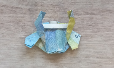 Geldschein Origami Krabbe Schritt 12