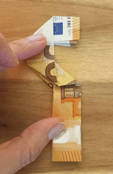 Schritt 13 um die Zahl 2 aus Geld zu falten.