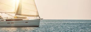 Segelschiff auf dem Meer.